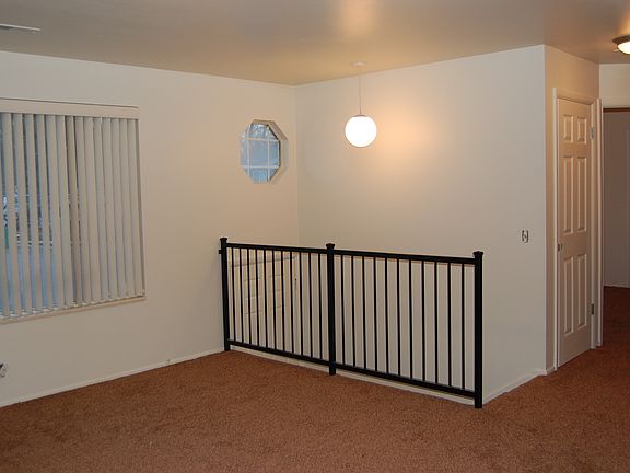 4th image of 443 W 820 N