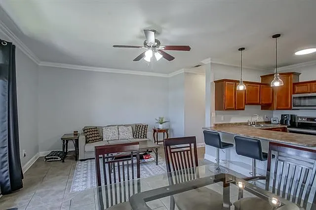 2 bed, 2.0 bath, 1452 sqft, $1,650 — Photo 3