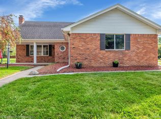 7610 Embassy Dr, Canton, MI 48187