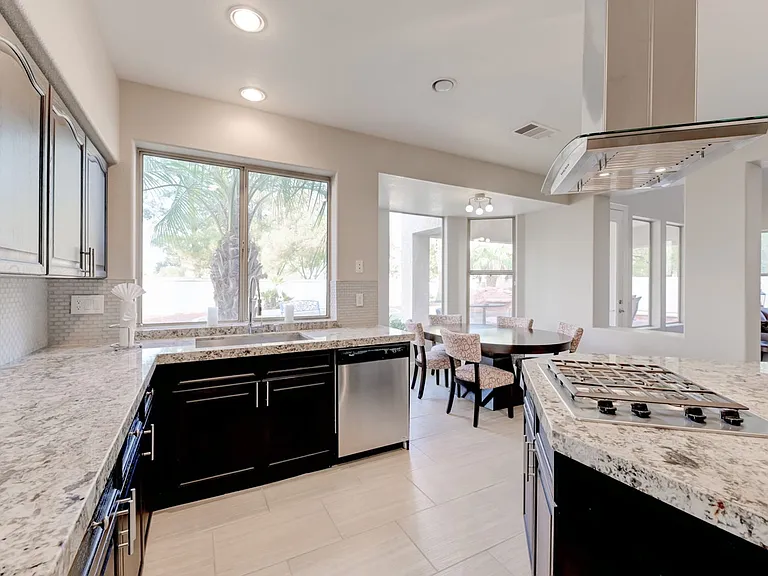 5 Chateau Whistler Ct — Photo 7