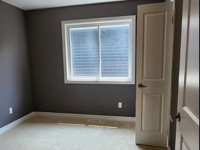 46 Bradley Ave — Photo 5