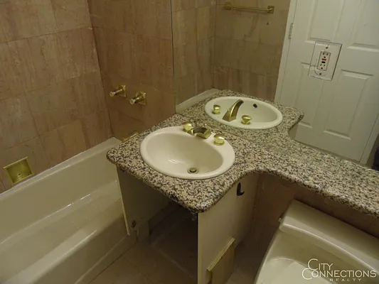 Rented by City Connections Realty | media 11