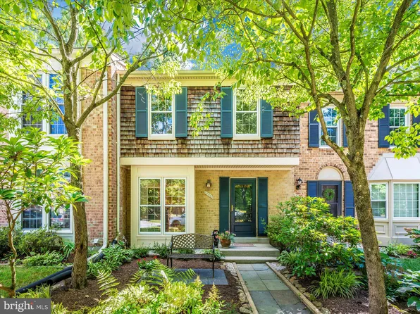 10062 Maple Leaf Dr, Montgomery Village, MD 20886