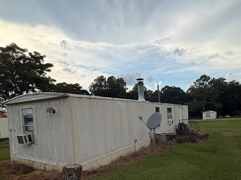 321 Lacross Rd — Photo 1