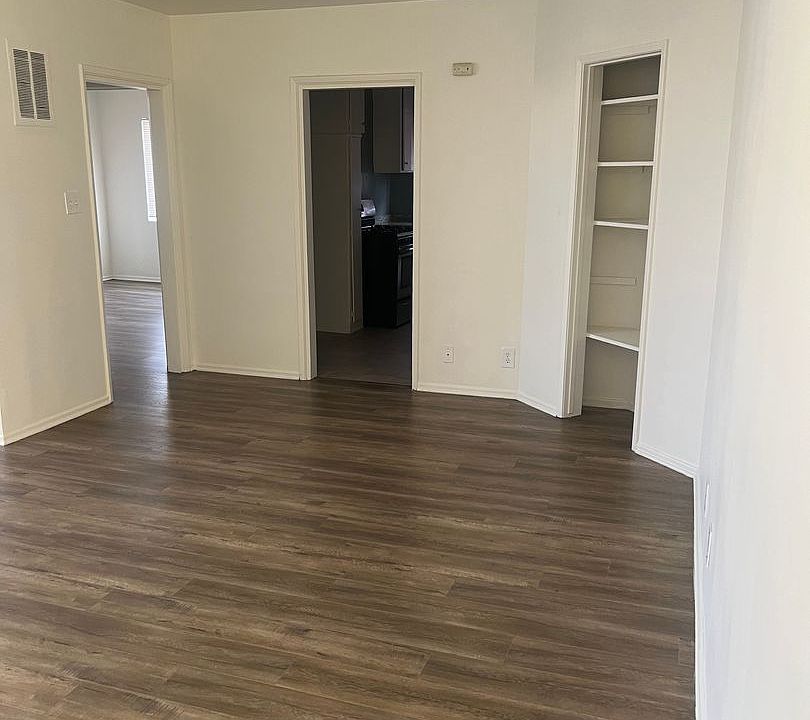 1st image of 4134 1/4 Somerset Dr