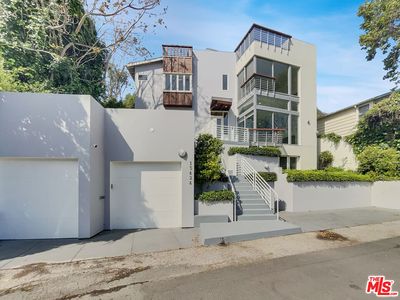 13424 Contour Dr, Sherman Oaks, CA, 91423