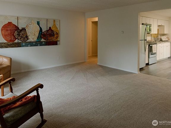 4th image of 2111 Ponderosa Drive SE