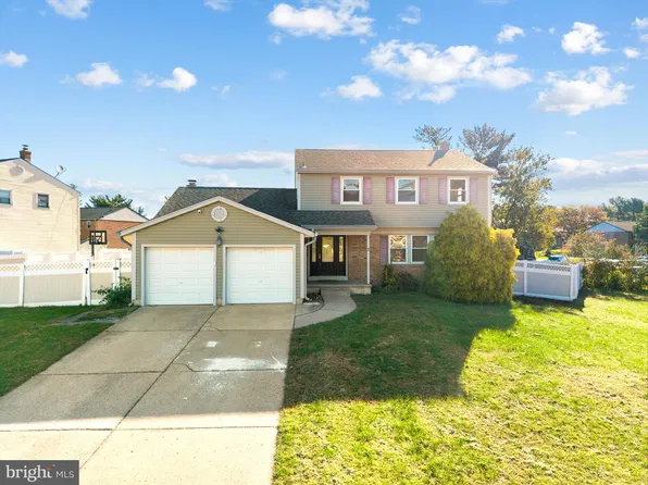 2 Candlestick Rd, Clementon, NJ 08021