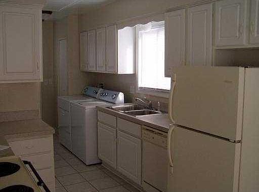 3rd image of 1223 Crestwood Ave