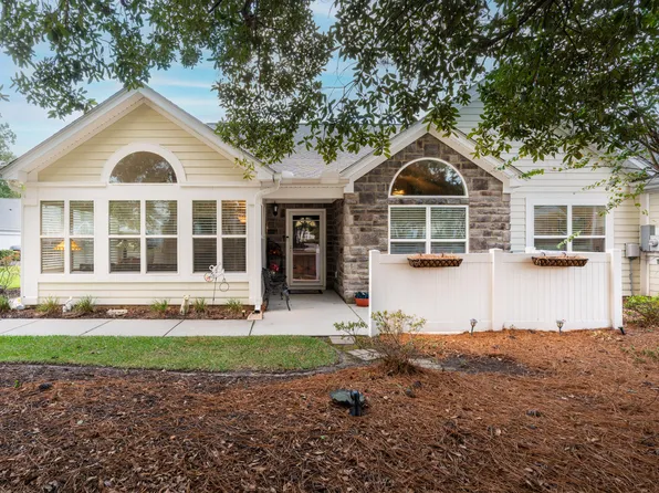 8800 Dorchester Rd Unit 2701, North Charleston, SC 29420