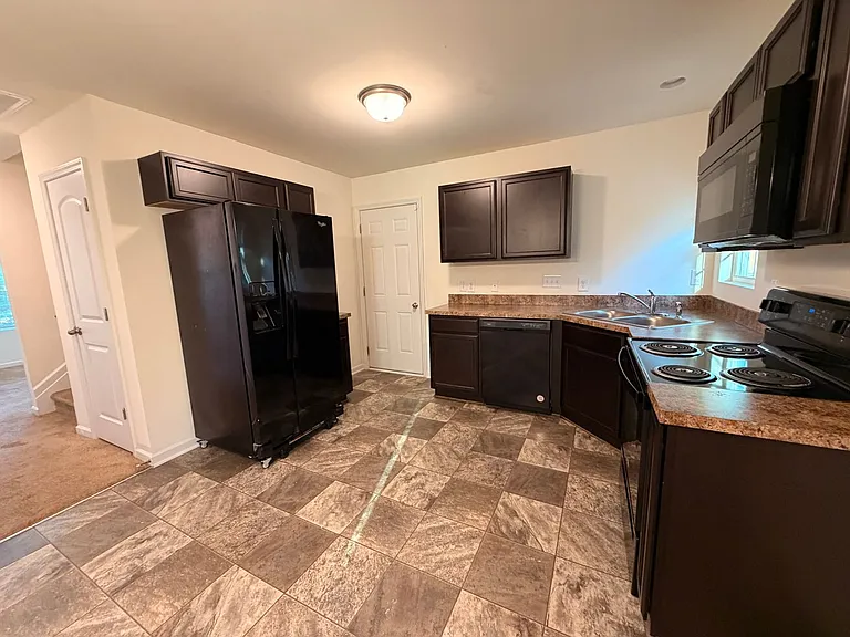 948 Brentwood Park Ln — Photo 15