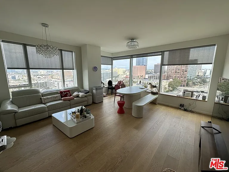 889 Francisco #2008 — Photo 20