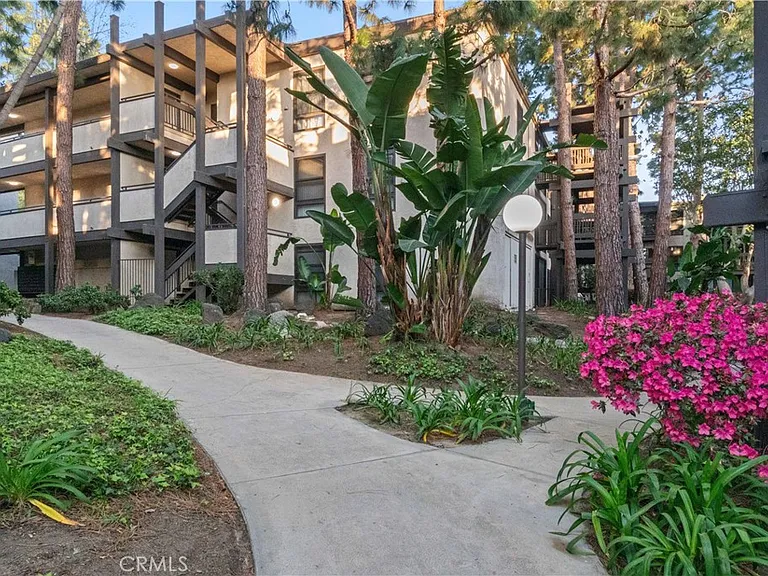 8650 Gulana Ave — Photo 40