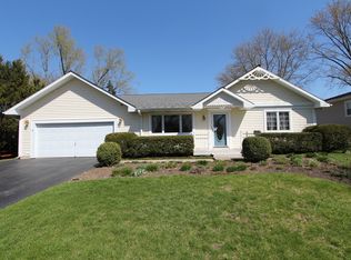 43 Johnathan Rd, Lake Zurich, IL 60047