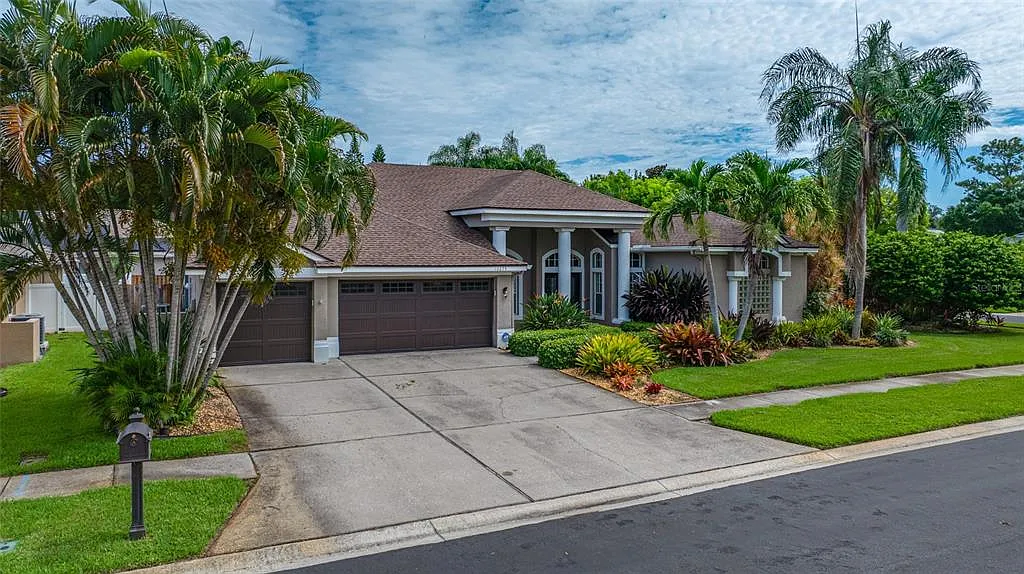 4 bed, 3.5 bath, 3198 sqft, $5,995 — Photo 2