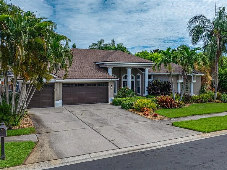 10675 Park Place Dr — Photo 2
