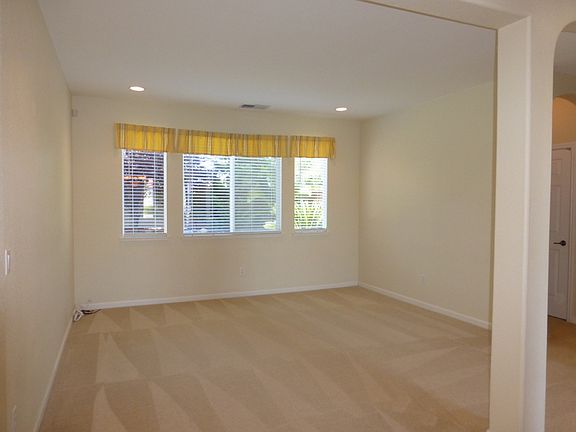 4th image of 7154 Claremont Cir