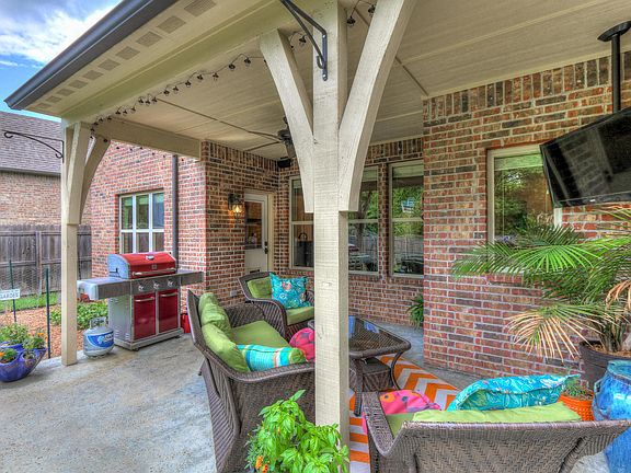 Large covered outdoor living