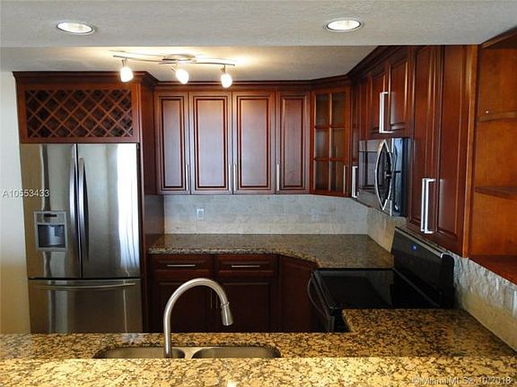 4th image of 2801 NE 183rd St APT 1411W