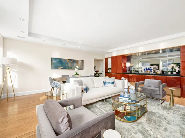 71 Park Avenue image 4 of 11