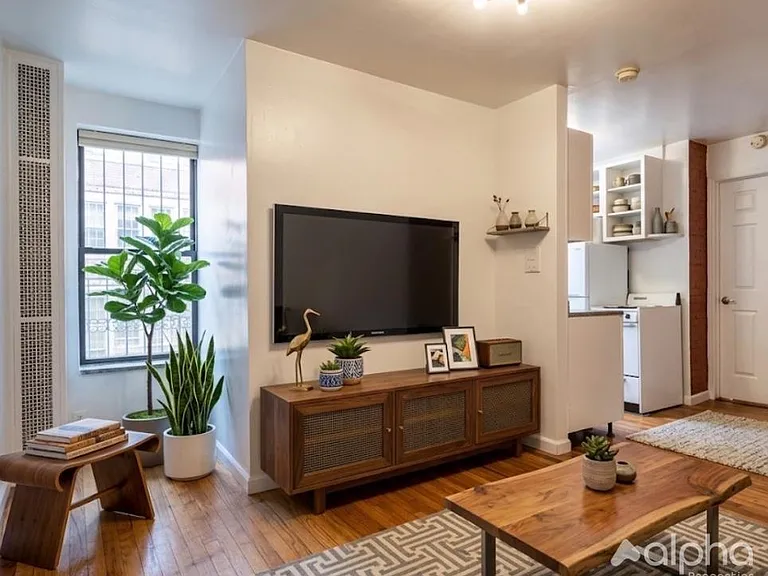 332 E 95th St #32 — Photo 1