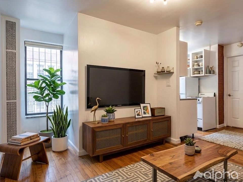 1st image of 332 E 95th St APT 32