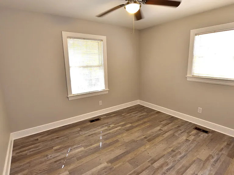 708 Cedarbrook Dr — Photo 17