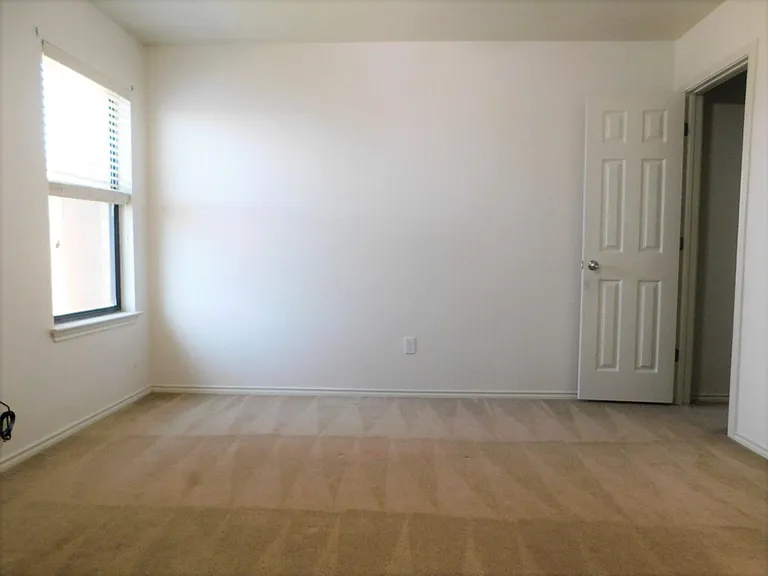 1102 Katelyn Cir — Photo 19