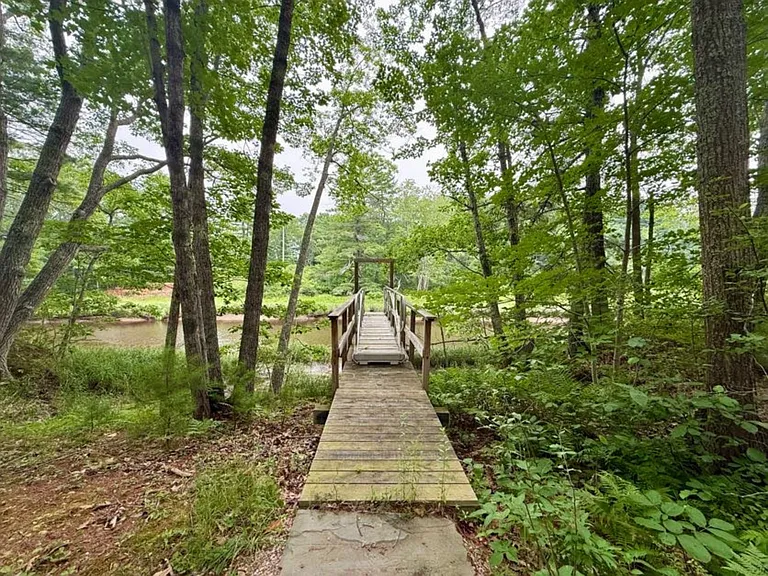 11 Fox Run #1 — Photo 2