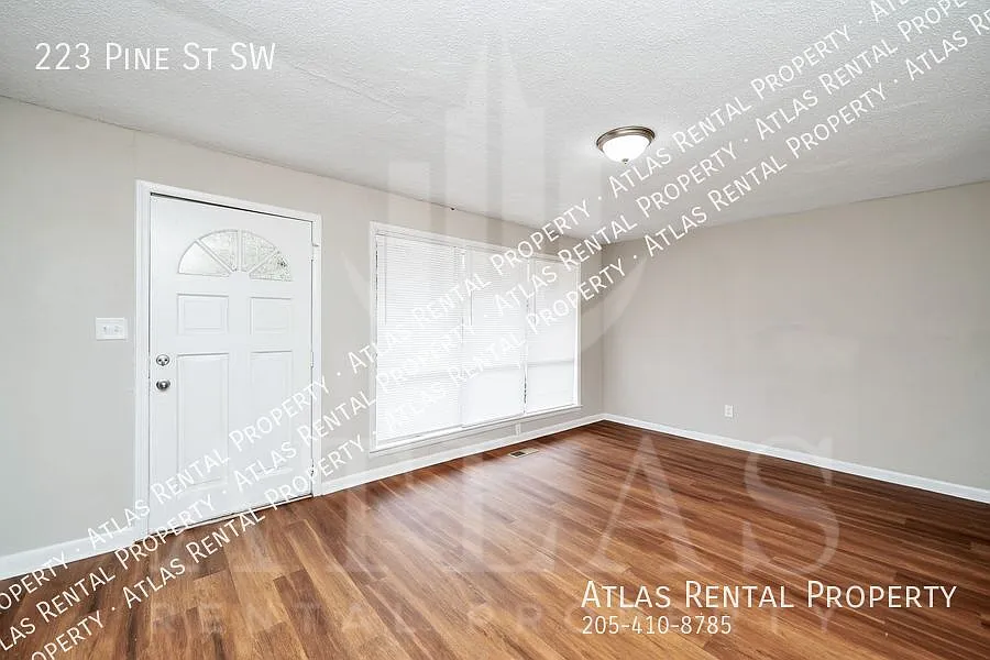 Accepting Section 8 Vouchers: Stylish Comfort Meets Spacious Living Renovated 3BR/2BA Home! — Photo 4
