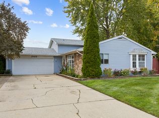 360 Olympia Ct, Elgin, IL 60120