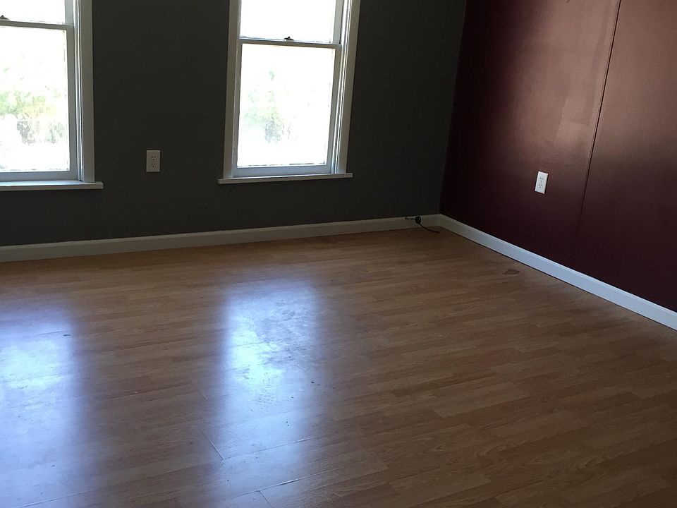 2nd image of 601 1/2 Chestnut St