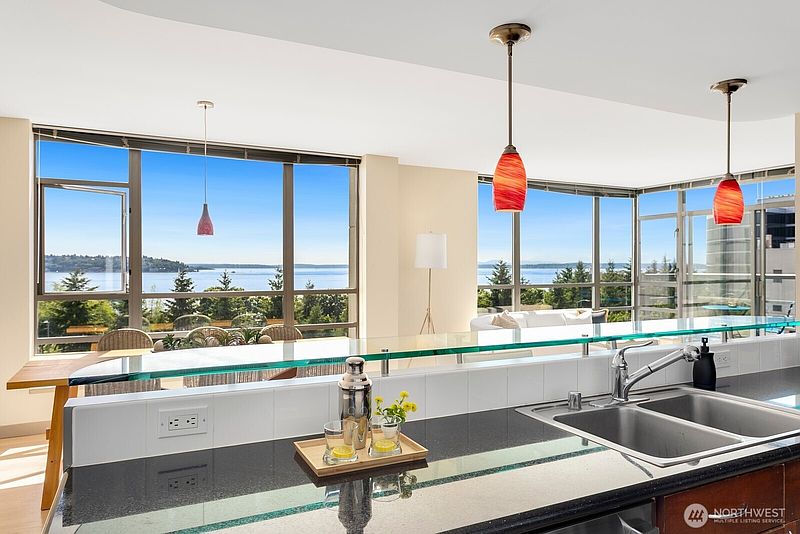 3rd image of 2929 1st Avenue #200