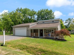 4579 Picadilly Ln, Canandaigua, NY 14424
