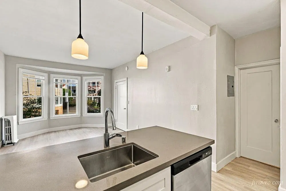Prime Marina Bright Remodeled Must See 1bd! — Photo 3