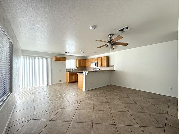 4th image of 404 Anna Cir Unit B