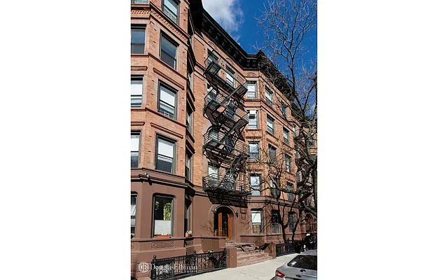 Sold by Douglas Elliman | media 14