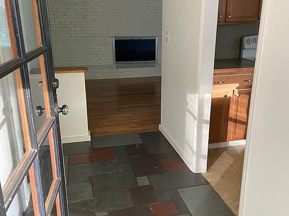 5th image of 10466 SE 19th St