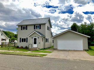 748 Michigan St, Ishpeming, MI 49849