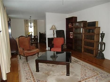 5th image of 485 Giles St
