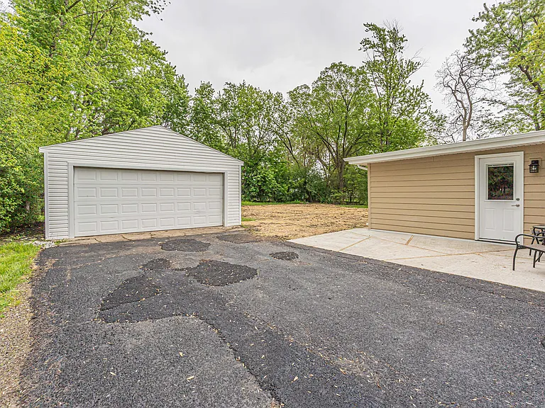 1055 N Bluebonnet Ln — Photo 26