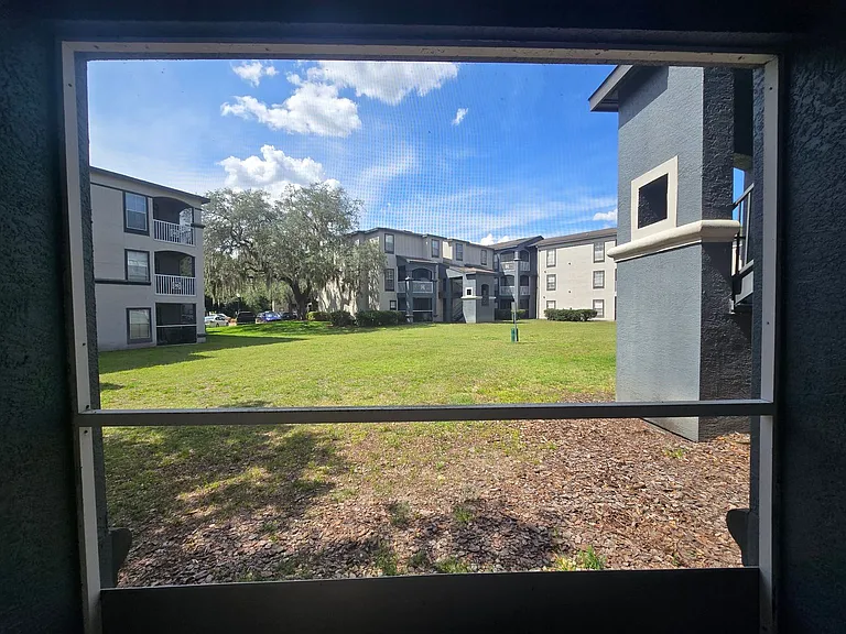13010 Arbor Isle Dr — Photo 4
