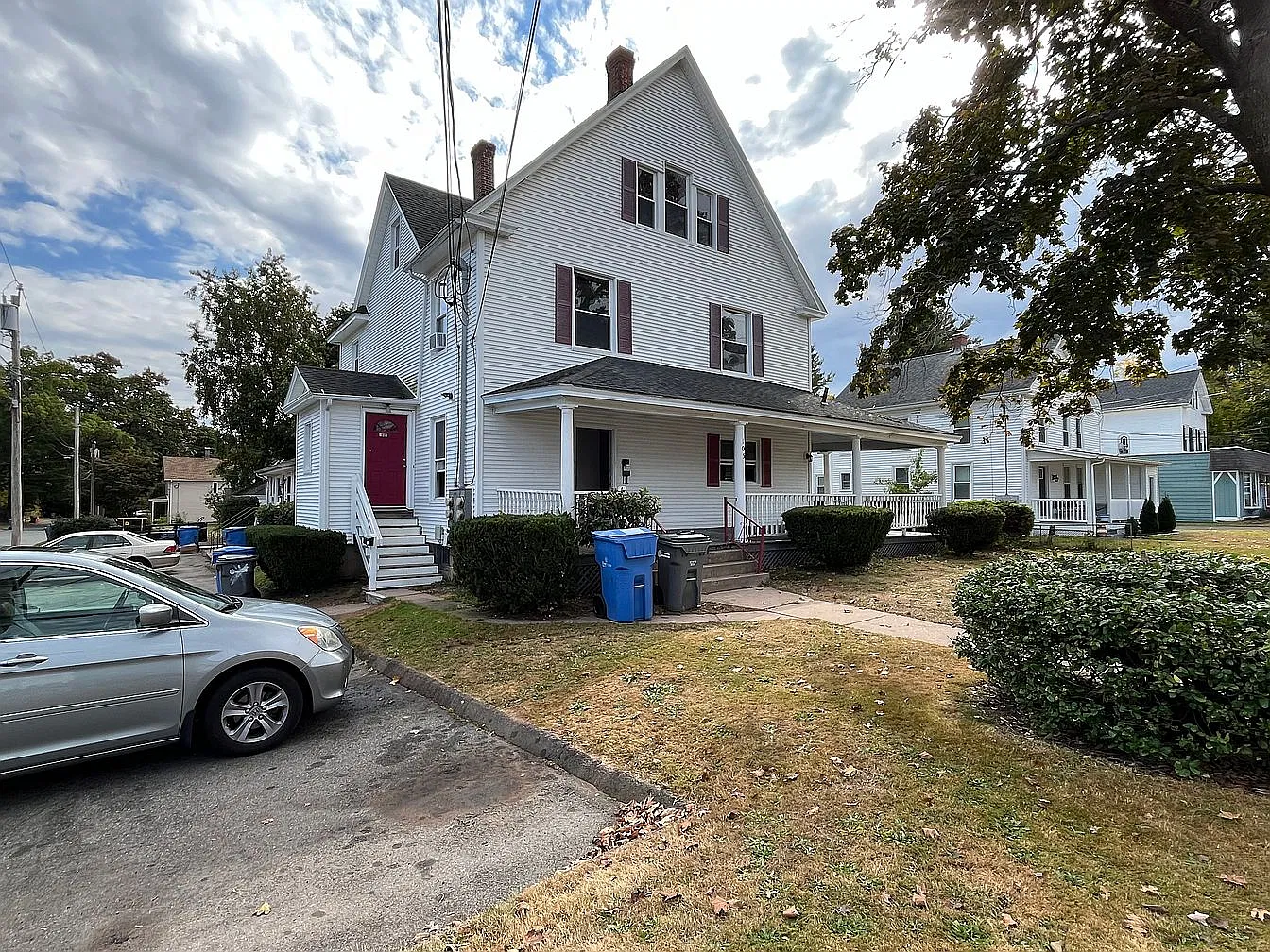 2 bed, 950 sqft, $1,800 — Photo 1