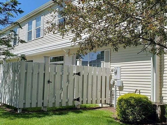 3rd image of 26163 Hawthorne Ct #A