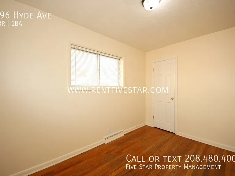 496 Hyde Ave — Photo 8