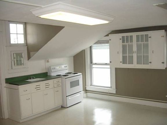 3rd image of 4135A Loughborough Ave
