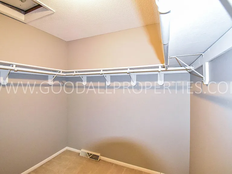 716 Knolls Ct — Photo 13