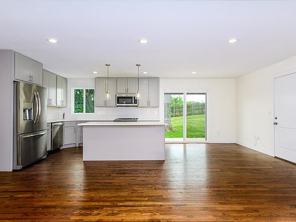 5th image of 135 Barbee Ln