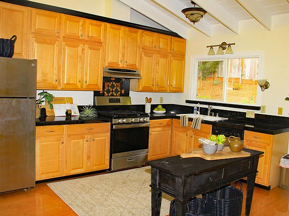 4th image of 449 Monterey Dr