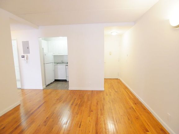 4th image of 94 E 4th St APT 304